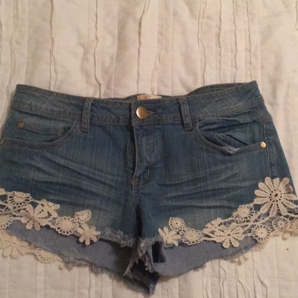 Image boutique lacey jean shorts